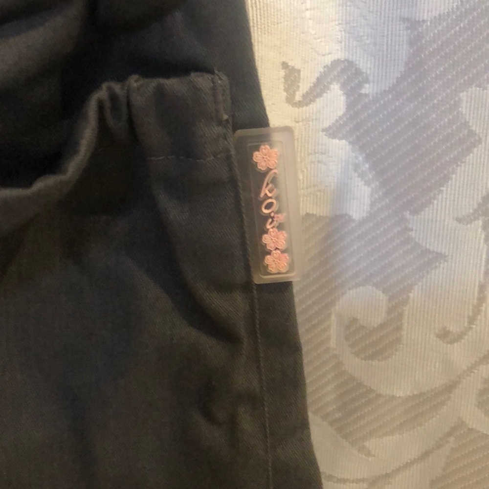 Reversible Ladies Scrub Top - Picture 6 of 7